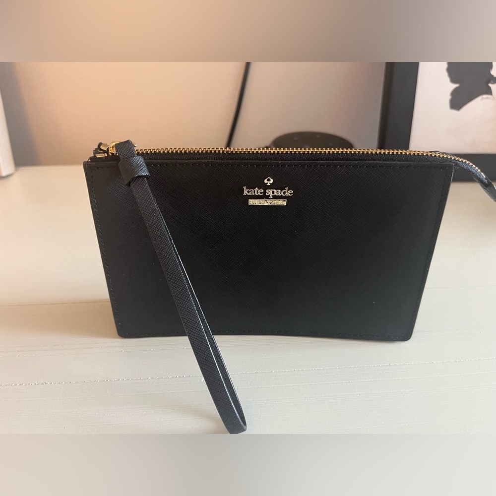 Kate spade Wristlet Wallet ♠️